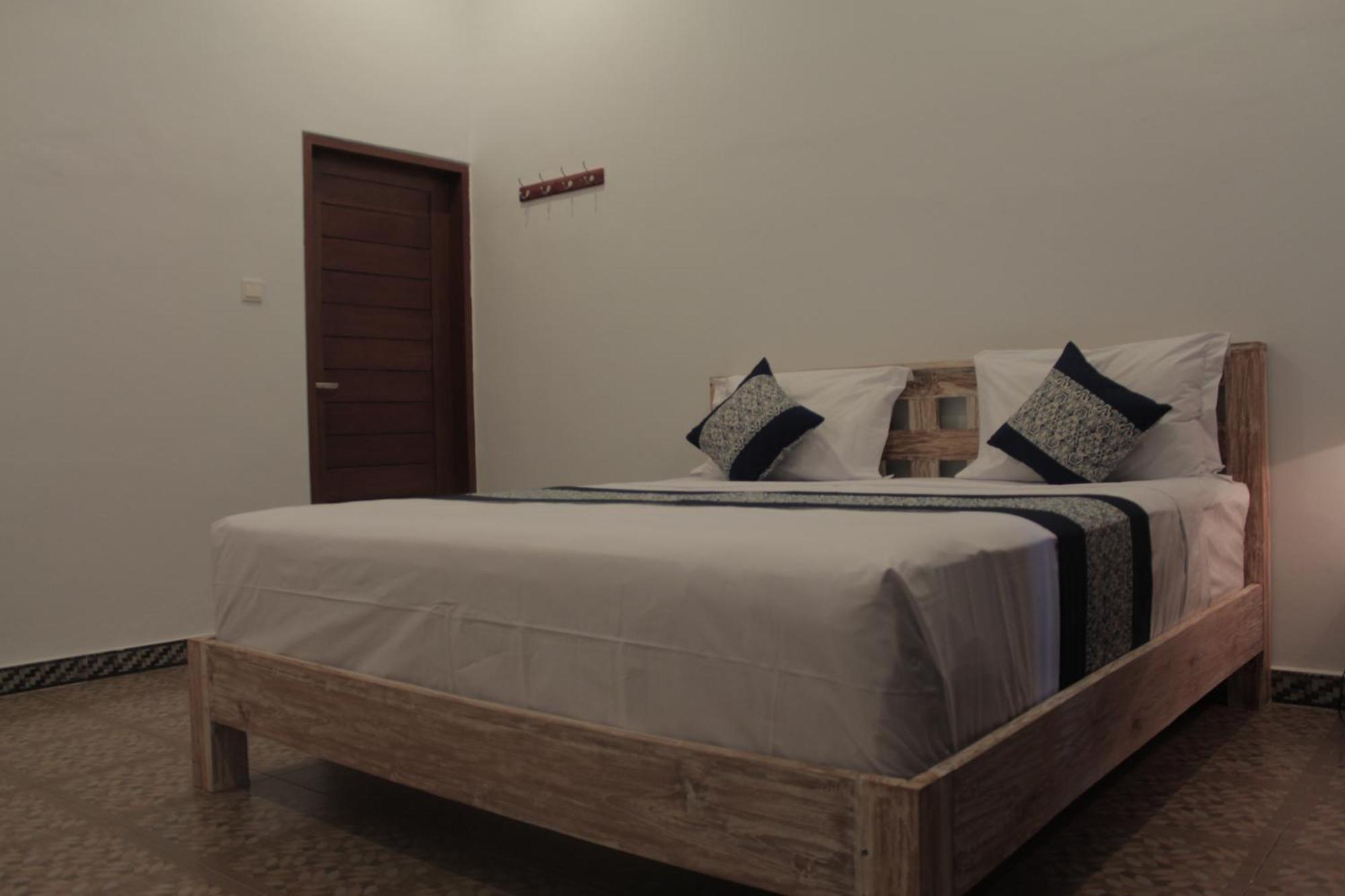 Nyoman Guesthouse Canggu Номер фото