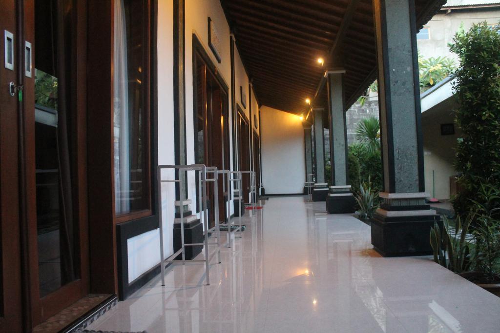Nyoman Guesthouse Canggu Екстер'єр фото